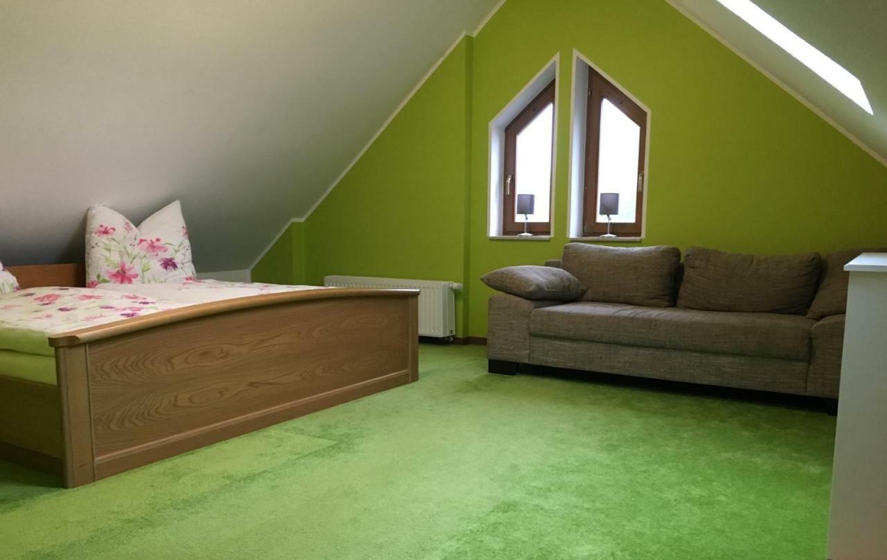 Am Kirchsteig Appartement Schlettau Buitenkant foto
